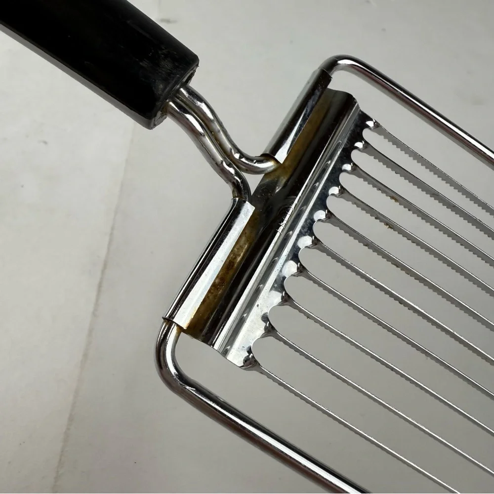 Vintage EKCO Slicer Tomato Cheese Cutter Stainless Steel Black Handle Serrated.
